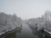 Rožnovská Bečva ve Valašském Meziříčí v zimě