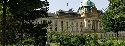 Strakova akademie - sídlo české vlády Foto: Michal Kmínek Wikimeda Commons
