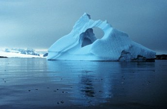 Ledovec v Antarktidě